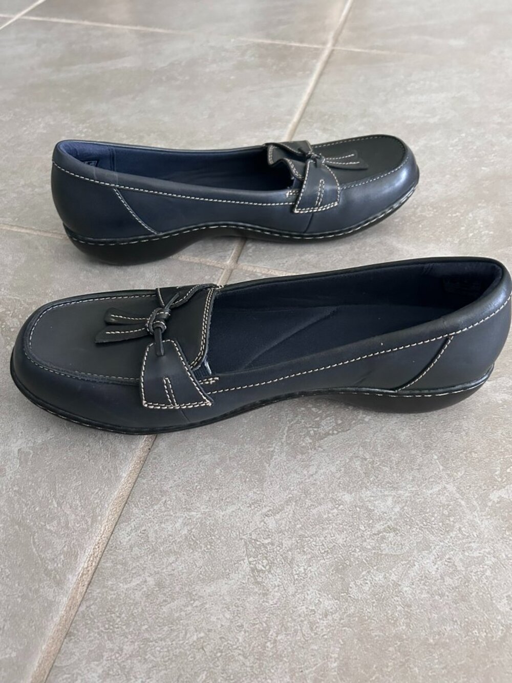 Clarks Women's Ashland Bubble Slip-On Loafer Black Size 11W